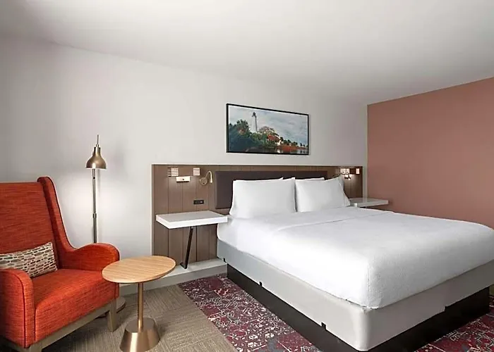 Hilton Garden Hotel 3*